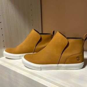 Women’s timberland Skyla bay pull on boots 7.5 brand new